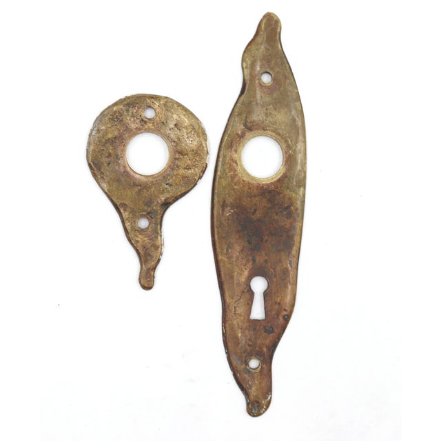 Mid 20th Century Antique Arts & Crafts Hammered Brass Passage Door Knob Set For Sale - Image 5 of 9