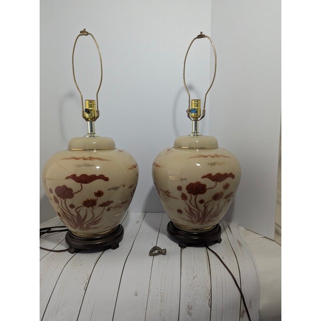 Set of 2 Vintage Chinese Glass Lamps With Finials in Beige and Rust With Wood Base For Sale - Image 4 of 8