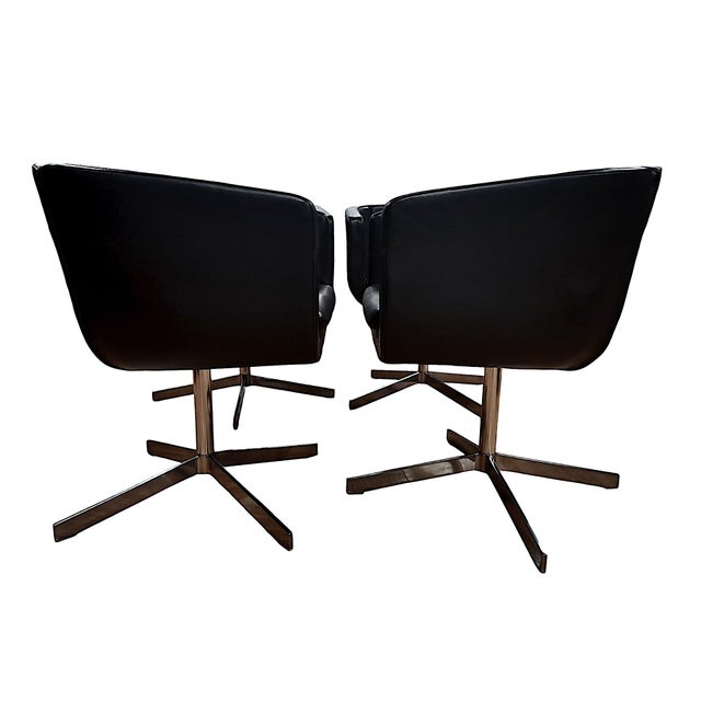 B&B Italia Set of Four B & B Italia 21st-Century “Tulip Sixty” Swivel Armchairs in Leather and Chrome For Sale - Image 4 of 17