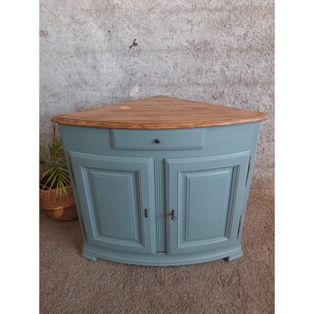 Blue Louis XV Corner Cabinet in Neptune Blue and Brass Fittings, 1890s For Sale - Image 8 of 11