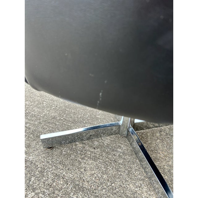 1950s Tufted Black Leather Swivel Chair for Davis Furniture For Sale - Image 15 of 17