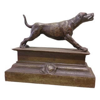 French Fireside Hunting Dog Statue in Patinated Iron For Sale