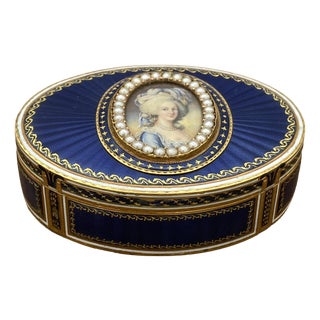 Oval Snuffbox in Gold and Enamel with Miniature of Marie Antoinette, 1800s For Sale