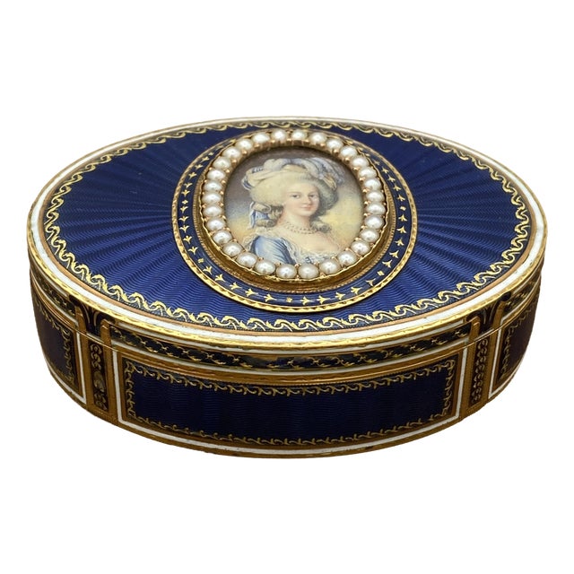 Oval Snuffbox in Gold and Enamel with Miniature of Marie Antoinette, 1800s For Sale