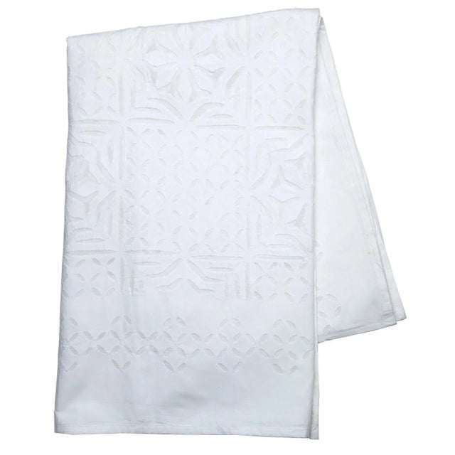 Contemporary Ester Applique Tablecloth, 8-seat table - White For Sale - Image 3 of 3