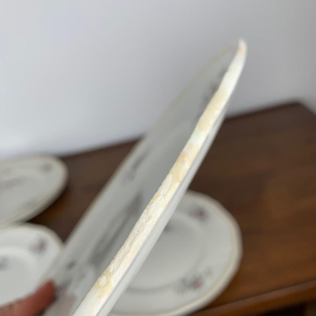 White Chantilly Model Flat Plates from Longchamp, 1950s, Set of 8 For Sale - Image 8 of 12