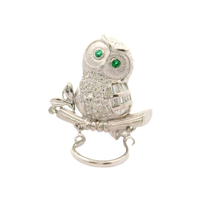 Metal Diamond Emerald 18k White Gold Owl Brooch-Pendant For Sale - Image 7 of 11