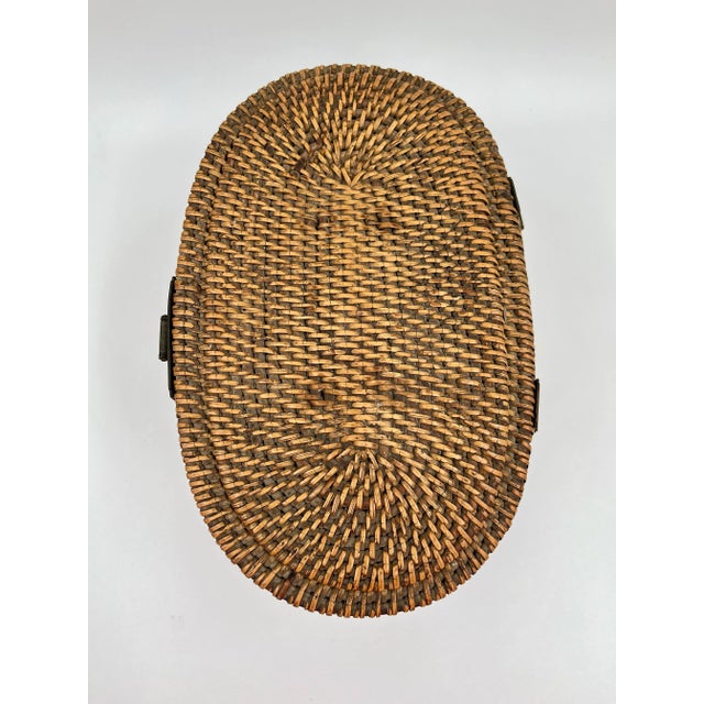 Vintage Chinese Wicker and Brass Tea or Lunch Basket For Sale In New York - Image 6 of 10