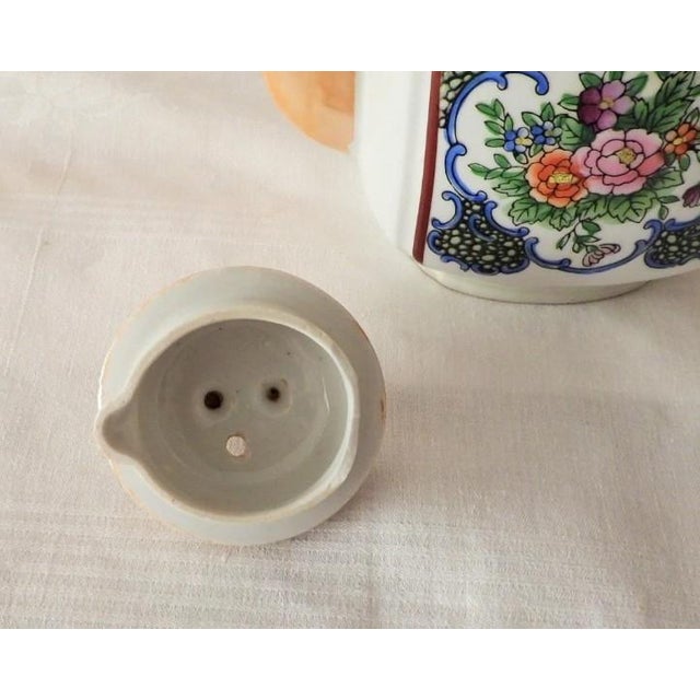White Vintage Made in Japan Lusterware Floral Teapot Taisho Showa Periods 1913-1941 Japonisme For Sale - Image 8 of 9