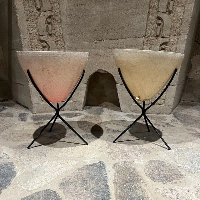 Kimball 1950s Modern Kimball Aged Fiberglass Bullet Cone Planter Set For Sale - Image 4 of 11