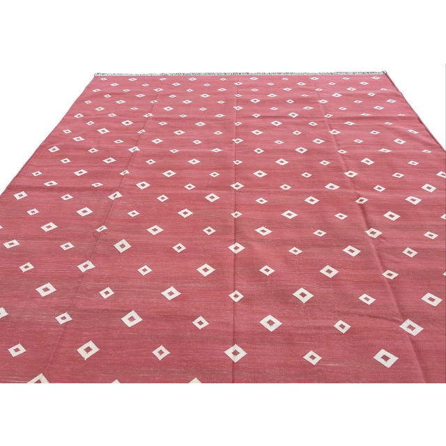 Textile Handmade Cotton Area Rug Natural Vegetable Dyed Pink & White Diamond Dhurrie-4'x6' For Sale - Image 7 of 10