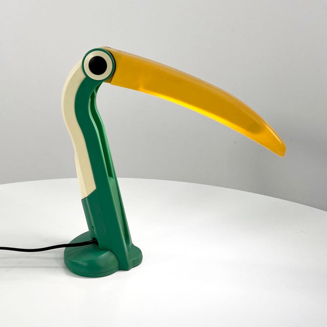Postmodern Sea Green & Yellow Toucan Lamp by H.T. Huang for Huanglite, 1980s For Sale - Image 3 of 7