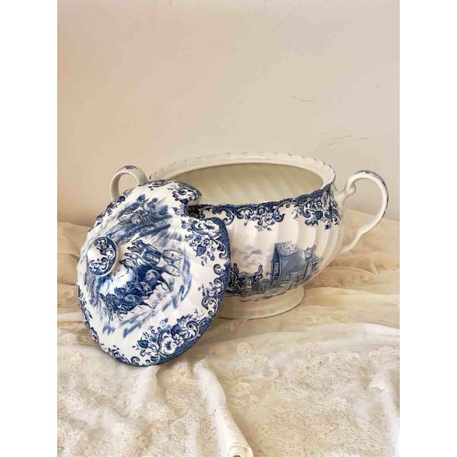 Large English Ironstone Coaching Scenes Collection Tureen from Johnson Bros, 1960s For Sale - Image 11 of 12