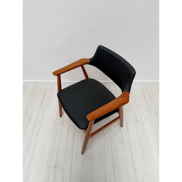 Mid-Century Danish Teak Armchair GM11 by Svend Åge Eriksen for Glostrup Møbelfabrik, 1960s For Sale - Image 4 of 8
