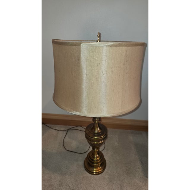 Brass Vintage Mid-Century Modern Solid Brass Trophy / Urn Table Lamp For Sale - Image 8 of 10