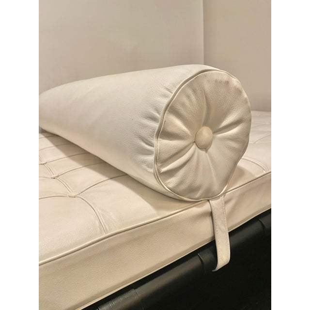 Mid-Century Modern Mid Century Leather Day Bed For Sale - Image 3 of 6