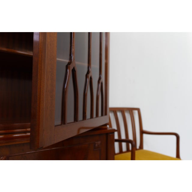 Danish Hepplewhite Mahogany Display Cabinet from Farre Møbelfabrik, 1970s For Sale - Image 11 of 18