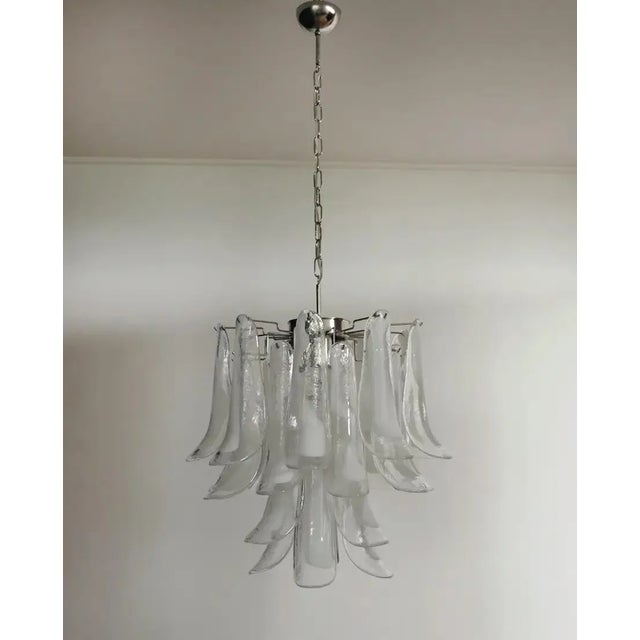 Italian Murano Chandelier – 26 Glass Petals Swallow For Sale In Los Angeles - Image 6 of 11