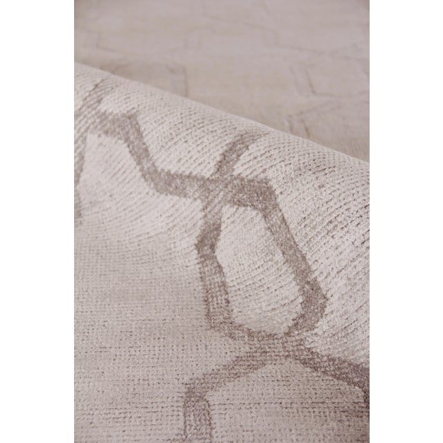 Transitional Exquisite Rugs Cergy Hand loom Wool/Viscose Silver Rug-10'x14' For Sale - Image 3 of 9