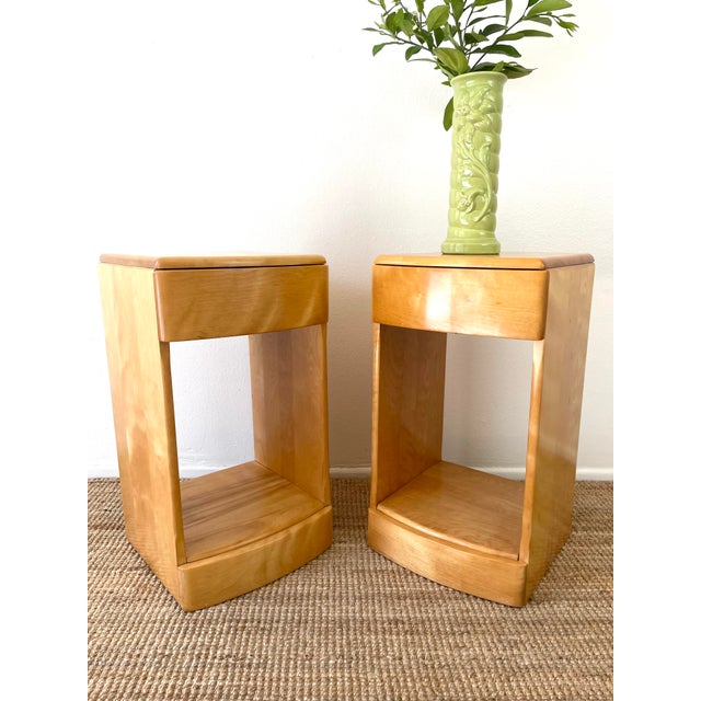 Vintage Mid-Century Modern Heywood Wakefield Pair of Airflow Nightstands in Wheat For Sale - Image 12 of 17