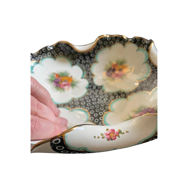Deruta Vintage Deruta Style Italian Hand Painted Porcelain Quatrefoil Dish For Sale - Image 4 of 9