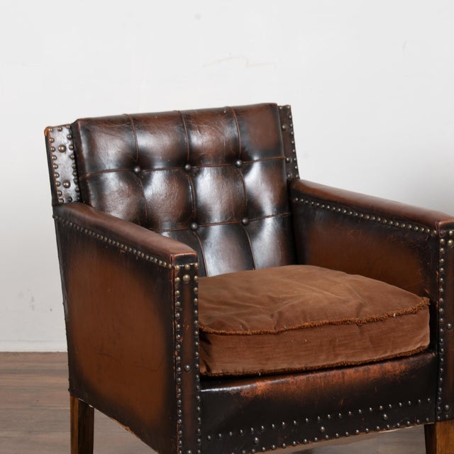 Traditional Pair of 20th Century Vintage Leather Club Chairs For Sale - Image 3 of 18