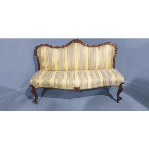 Super quality late 19th Century Victorian antique mahogany two seater couch, in excellent condition. Height:37 in Width:57...