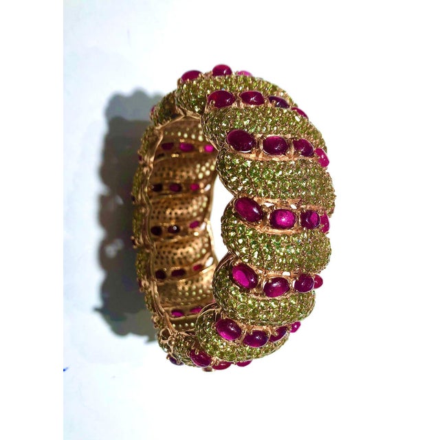 Bochic "Capri" Natural Ruby & Natural Peridot Bangle Set In 18K Gold & Silver For Sale - Image 11 of 18
