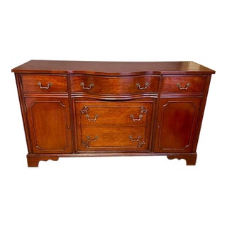Vintage c.1950's Duncan Phyfe "Style" Red Mahogany Buffet / Sideboard For Sale
