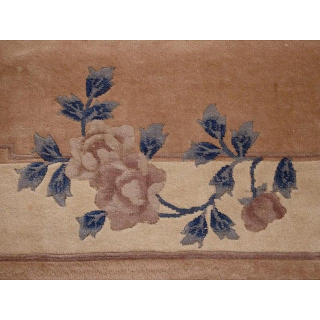 Hand-knotted Chinese rug. Wool on cotton warp. rug with Chinese motifs for a happy life. The rug is very pleasant and soft...