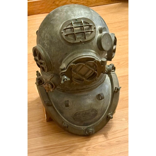 Brass 1910s United States Navy Mark v Diving Helmet For Sale - Image 8 of 12