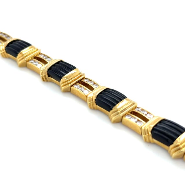 1980s 1980s La Triomphe 18k Gold Bracelet With Onyx and 2.5ct Vs1 F Diamonds For Sale - Image 5 of 7