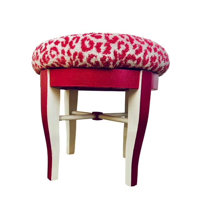 Fully Refurbished & Hand-Painted Whimsical Regency Pink Vanity Set With Swivel Mirror & Custom Leopard Stool – 3 Pieces For Sale In Philadelphia - Image 6 of 10