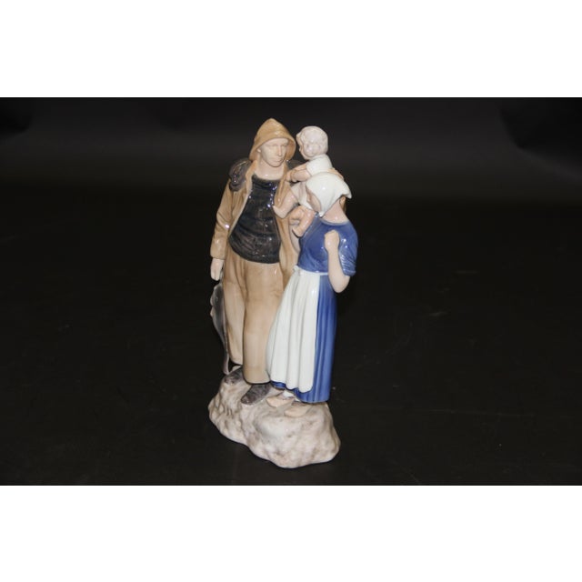 Model 2025 Fishing Family Figurine from Bing & Grondahl, 1960s For Sale - Image 3 of 7