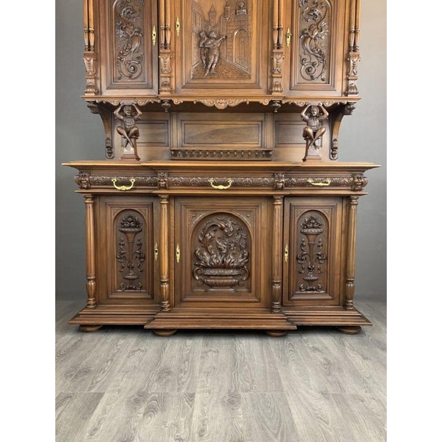 Late 19th Century Renaissance Style 2-Body Buffet in Carved Walnut For Sale - Image 3 of 10