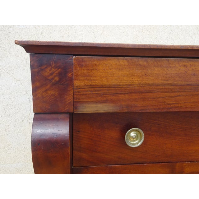 Chest of Drawers in Walnut, 1820s For Sale - Image 3 of 18