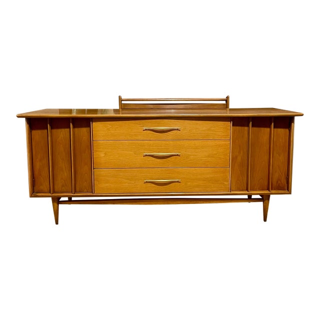 Kent Coffey Foreteller Mid Century 9 Drawer Walnut Lowboy Dresser. Beautiful walnut veneer with vertical panel detailing...