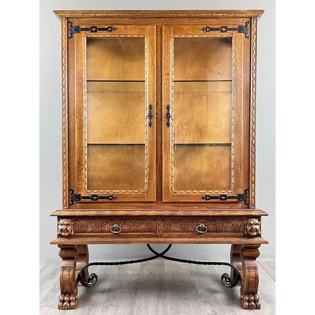 20th Century Neo-Renaissance Style Carved Oak Display Cabinet For Sale - Image 4 of 12