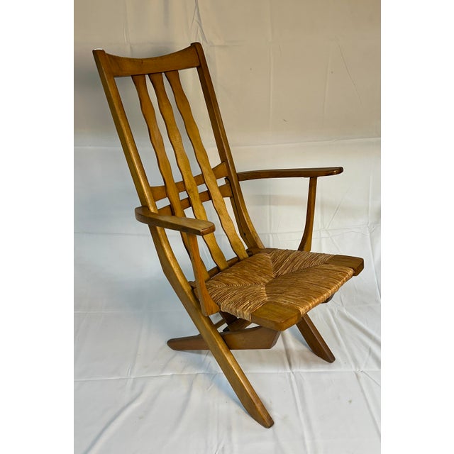 Mid-Century Modern 1940s Mid-Century French Modernist Folding Beech & Rush Garden Chair (Pair) For Sale - Image 3 of 18