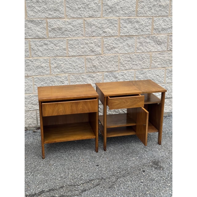Mid-Century Modern Pair of Mid-Century Modern John Widdicomb Walnut Nightstands For Sale - Image 3 of 11