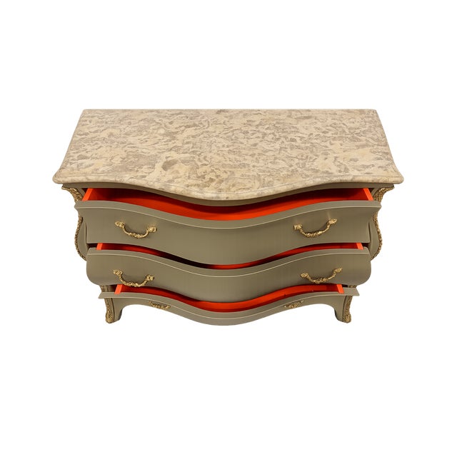French Early 20th Century Italian Bombay Chest With Travertine Top and Gilt Brass Hardware For Sale - Image 3 of 3