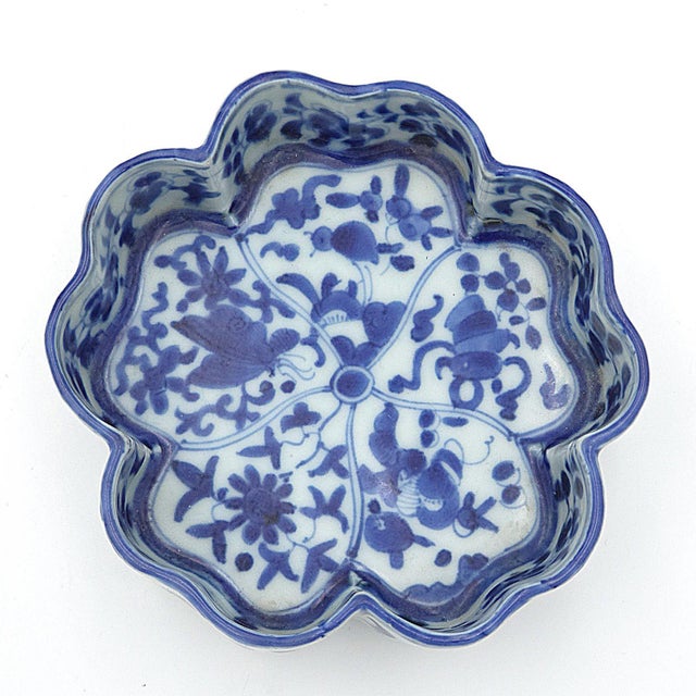 19th Century Blue and White Lobed Dish, Japan For Sale - Image 4 of 7