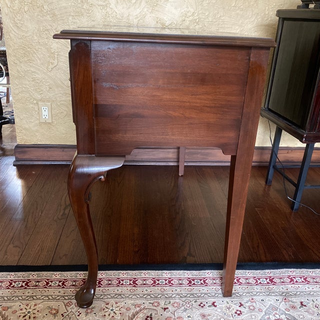 1980s Ethan Allen Court Vanity/Dressing Table With Stool 2