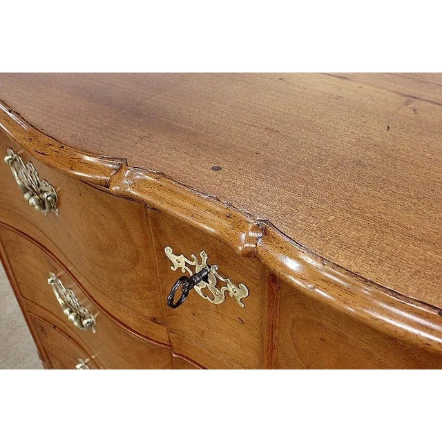 Louis XV Period Nantaise Dresser in Yellow Mahogany, 1700s For Sale - Image 9 of 18