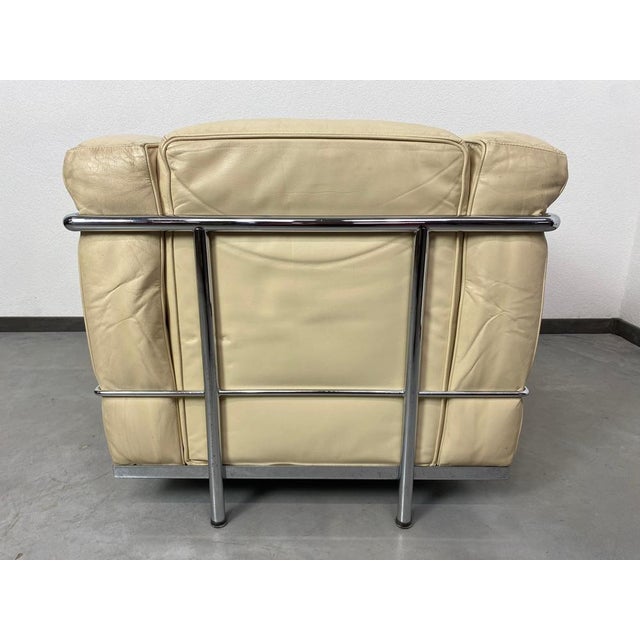 White Leather LC2 Club Chairs attributed to Le Corbusier for Cassina, 1970s, Set of 2 For Sale - Image 11 of 13