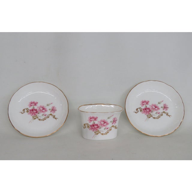 English Aynsley England Bone China 3pc Boxed Set Pink Carnation Motif Gold Trim 4955b For Sale - Image 3 of 16