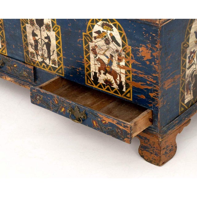 American Polychromed Wood Blanket Chest, Ca. 1800 For Sale In New York - Image 6 of 11