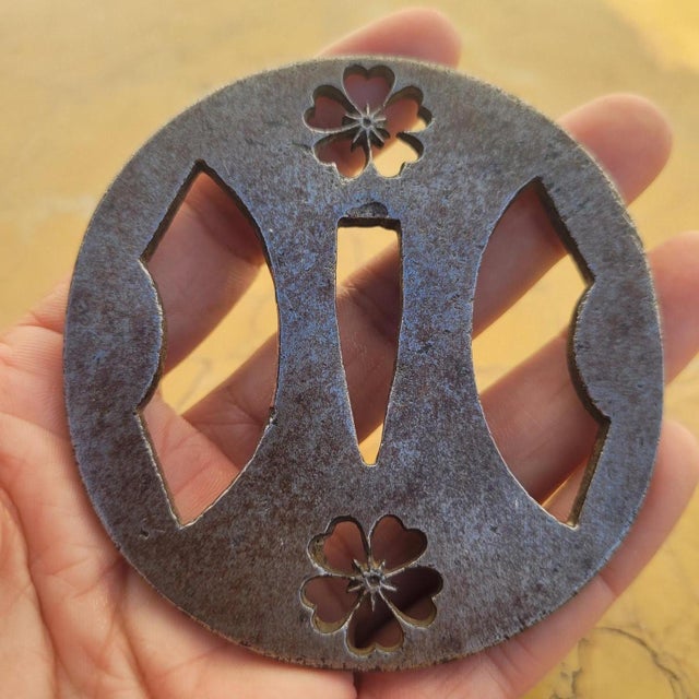 Gray Antique Edo Bronze Maru-Gata Tsuba For Sale - Image 8 of 11