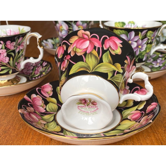 1970s Vintage Tea Service for 8 in English Porcelain with Provincial Flowers Pattern from Royal Albert, England, 1975, Set of 16 For Sale - Image 5 of 8