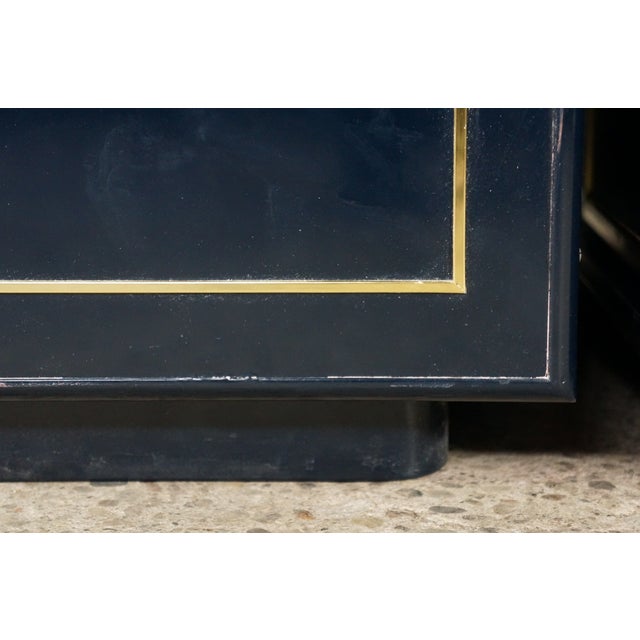 Mid 20th Century 2 Mid Century John Stuart Navy Blue Lacquer Nightstands Bedside Chests MCM Pair For Sale - Image 5 of 18